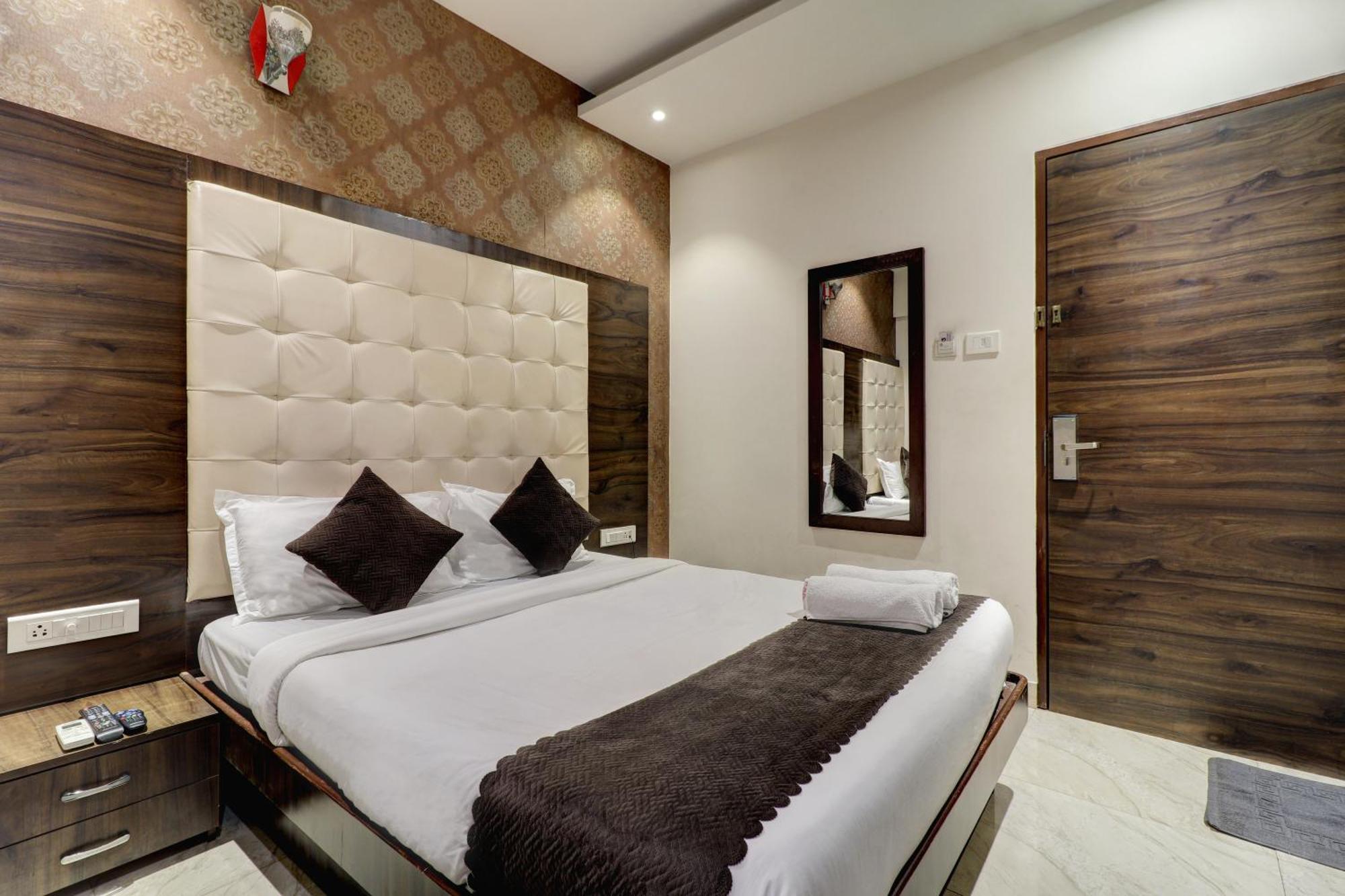 Hotel A. K. International - Fort Мумбаи Экстерьер фото