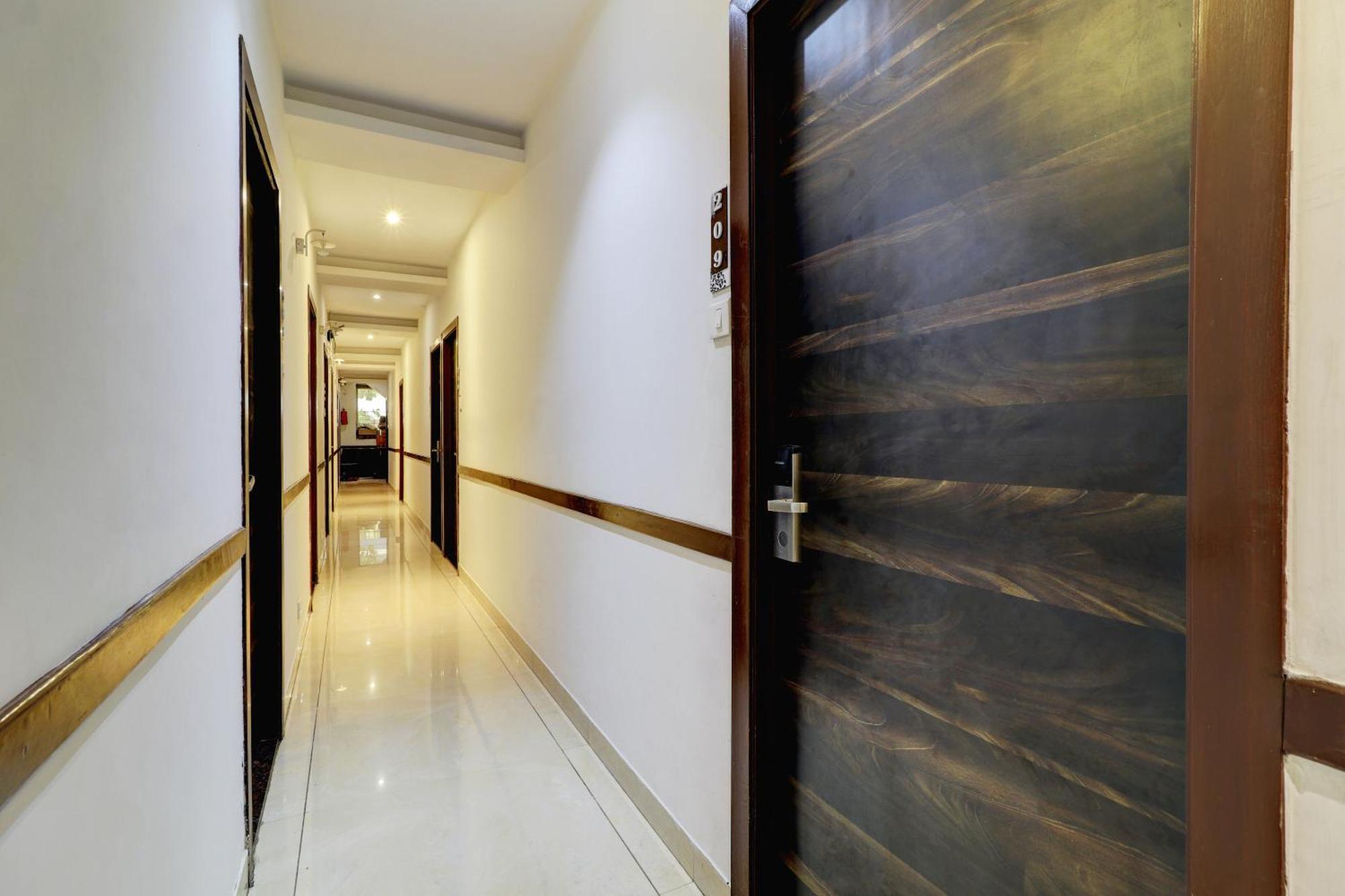 Hotel A. K. International - Fort Мумбаи Экстерьер фото