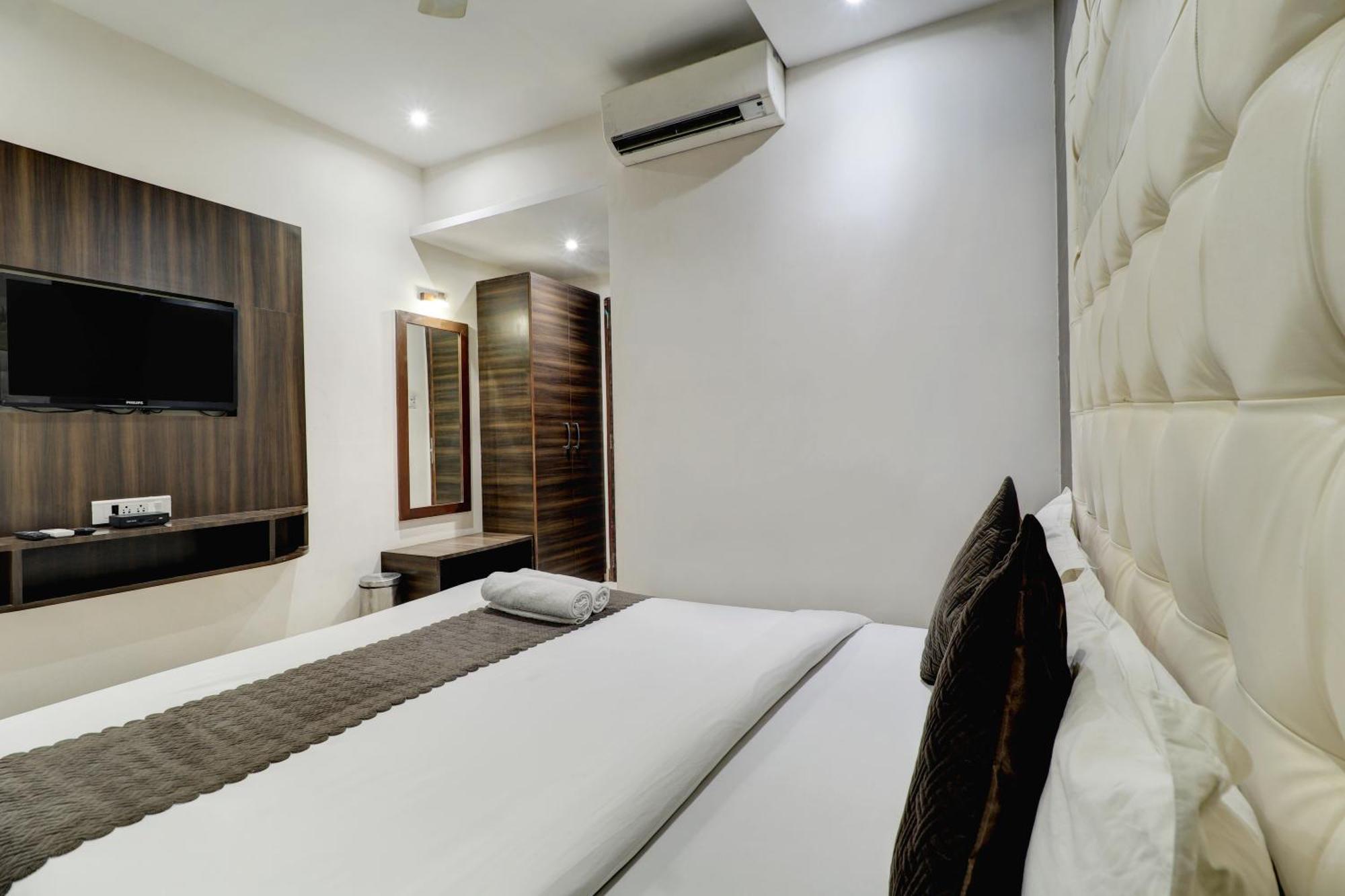 Hotel A. K. International - Fort Мумбаи Экстерьер фото