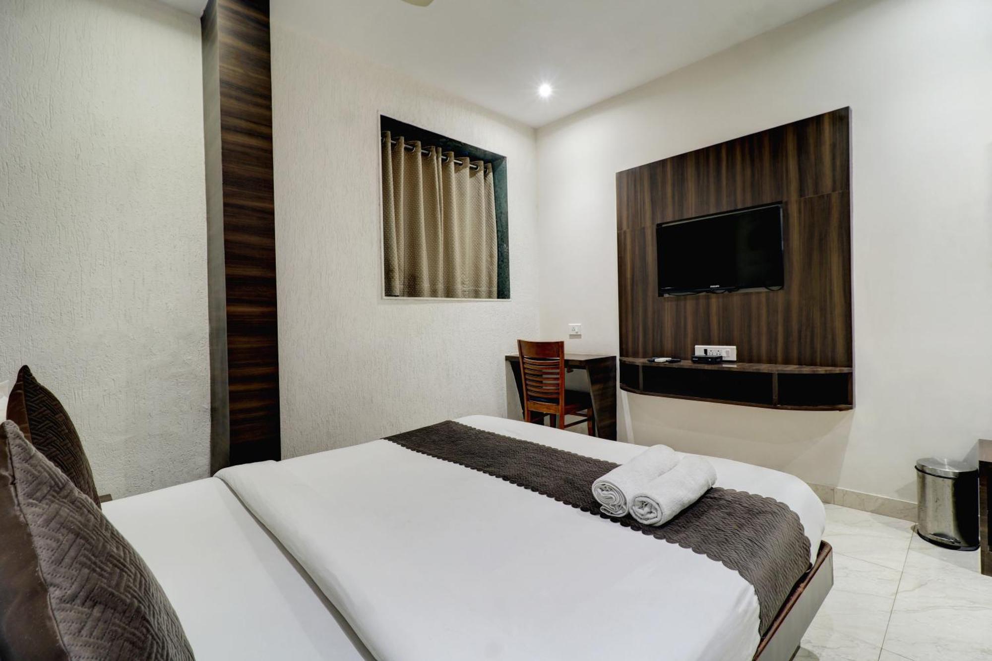 Hotel A. K. International - Fort Мумбаи Экстерьер фото