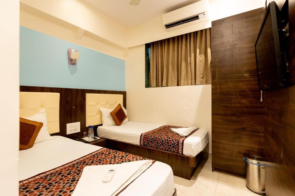 Hotel A. K. International - Fort Мумбаи Экстерьер фото
