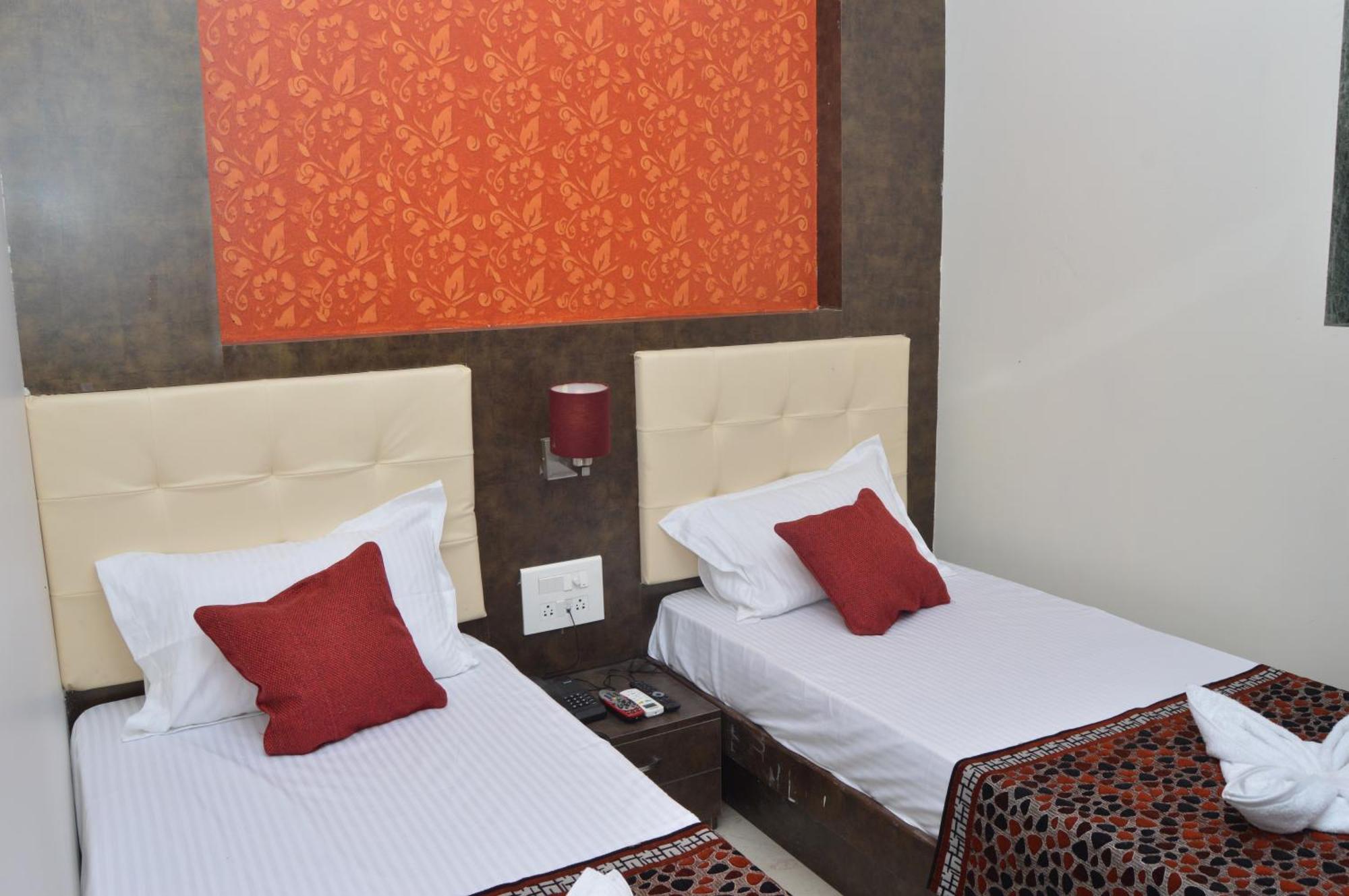 Hotel A. K. International - Fort Мумбаи Экстерьер фото