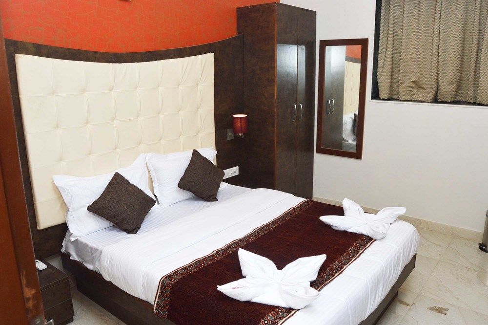 Hotel A. K. International - Fort Мумбаи Экстерьер фото